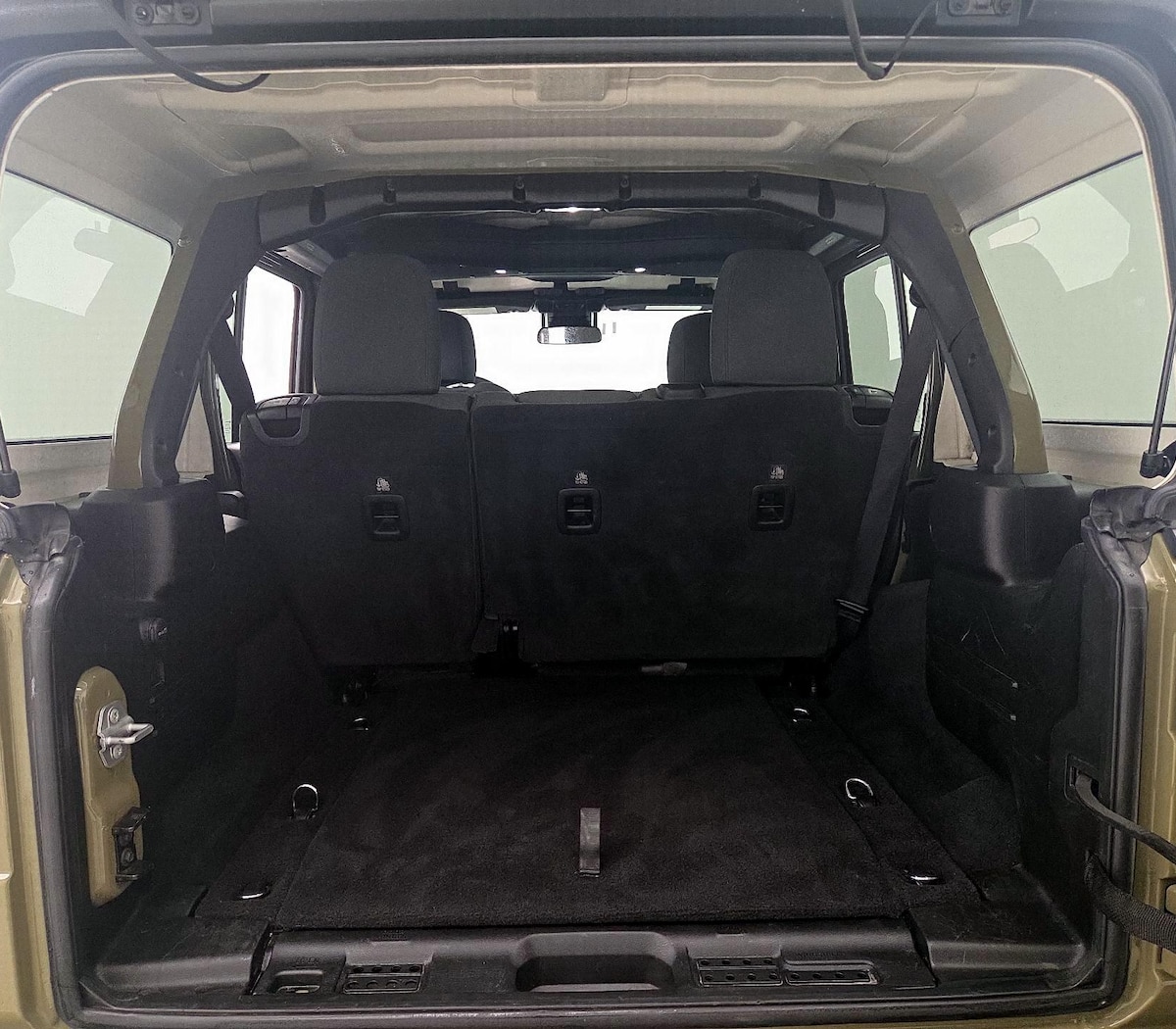 Trunk/Cargo (Seats Up)