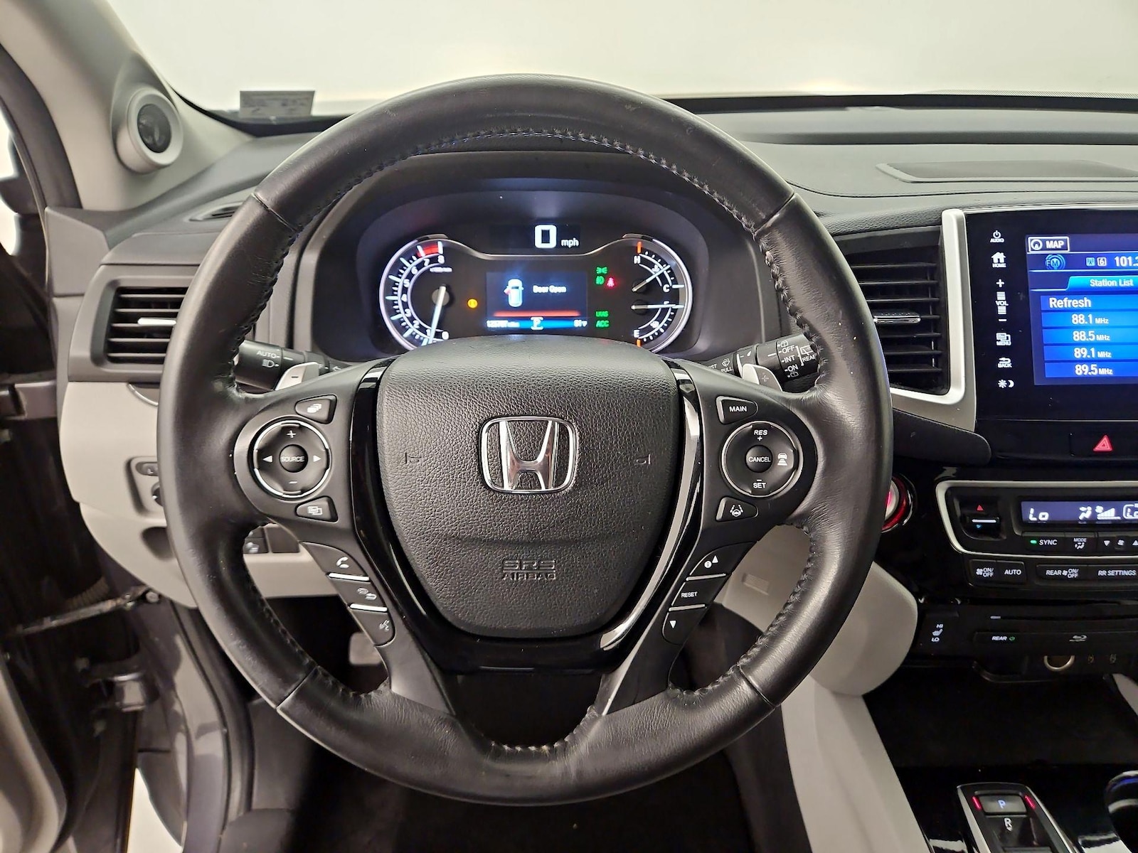 2018 Honda Pilot Touring - Photo 11