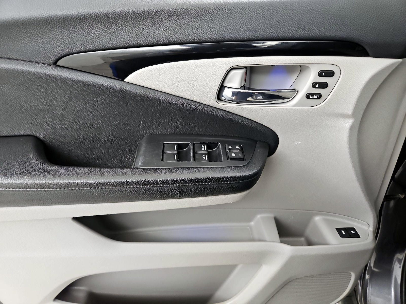 2018 Honda Pilot Touring - Photo 13