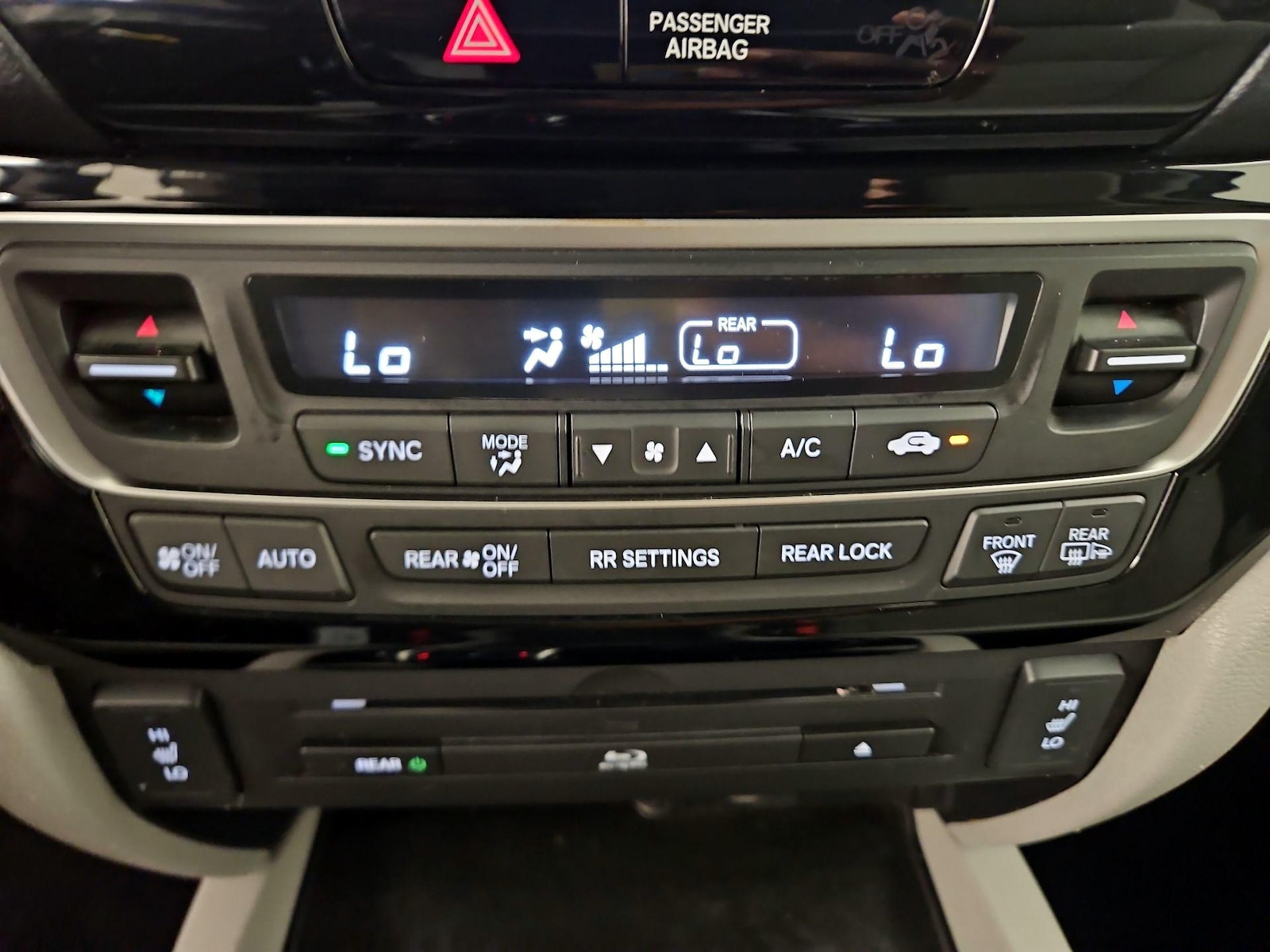 2018 Honda Pilot Touring - Photo 18