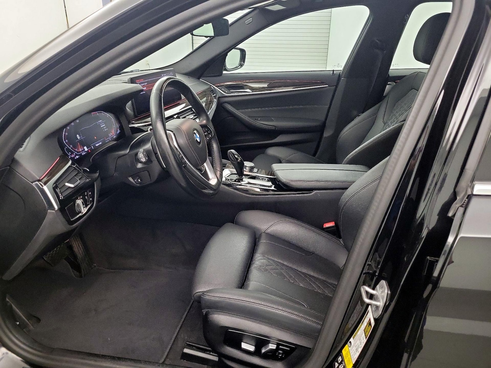 2023 BMW 5 Series 530i - Photo 10