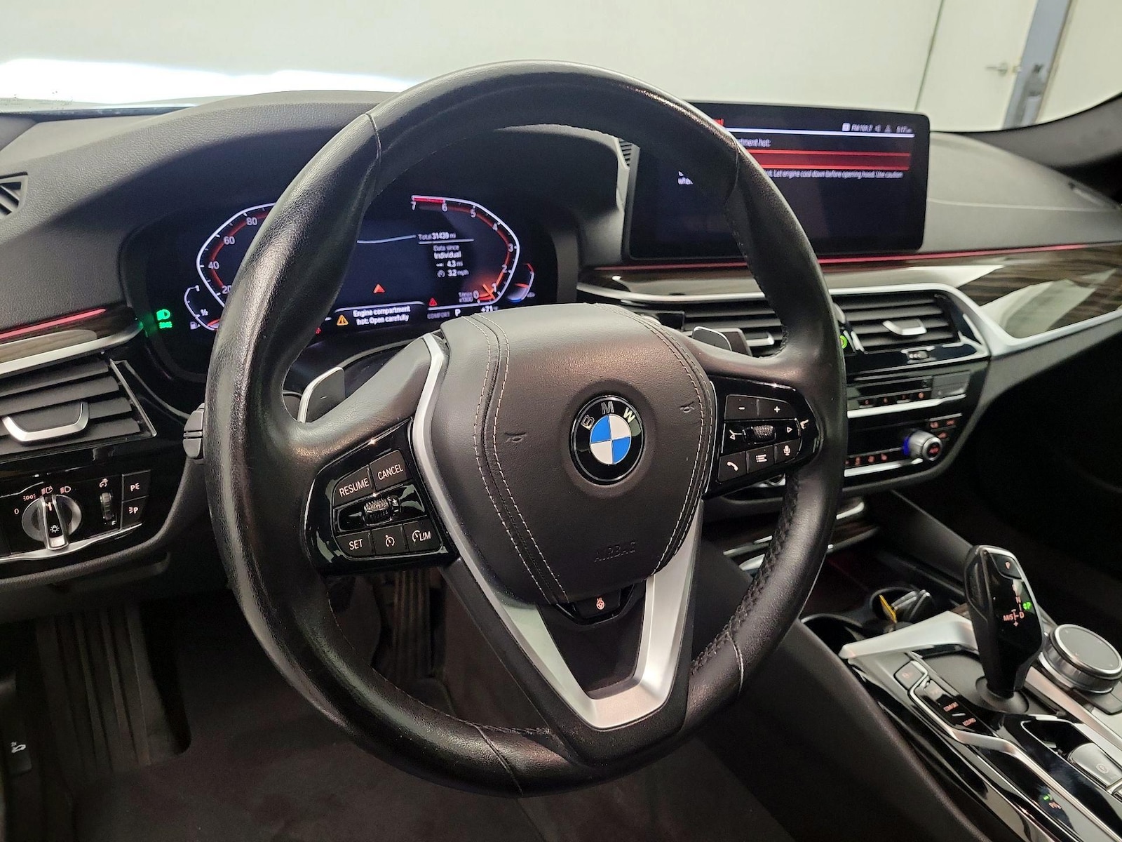 2023 BMW 5 Series 530i - Photo 8