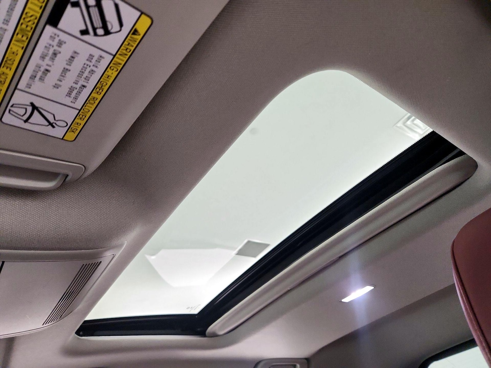 Sunroof(s) & Overhead Airbags
