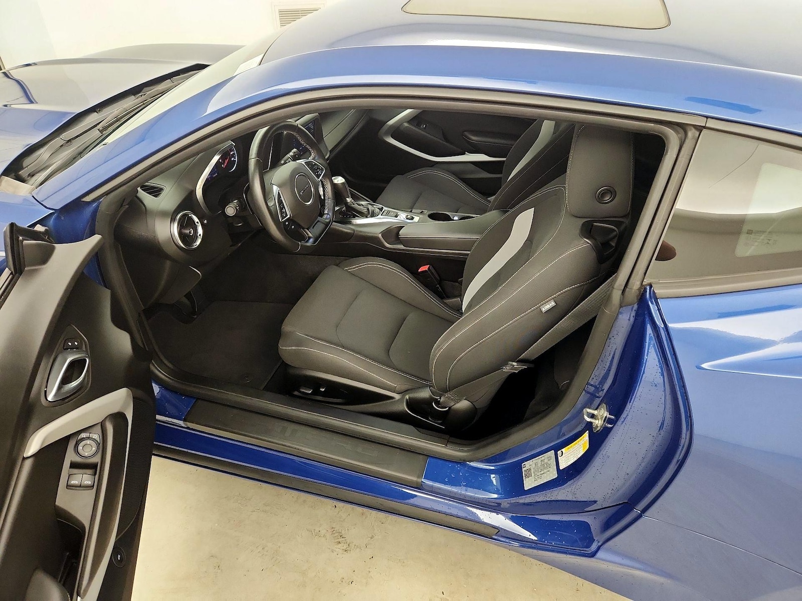 Power Seat(s) & Side Airbags