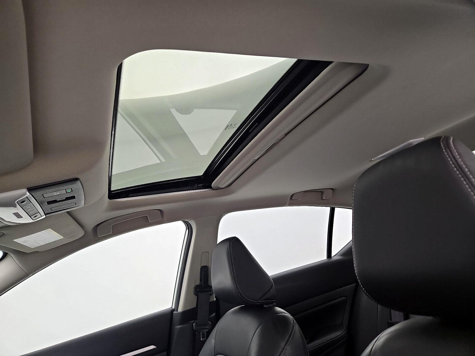 Sunroof(s) & Overhead Airbags