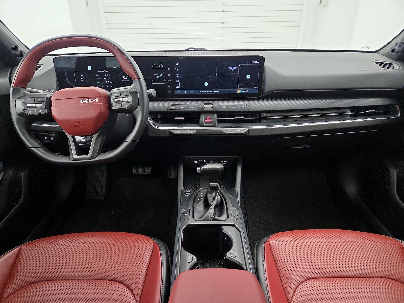 2025 Kia K4 GT-Line - Photo 10