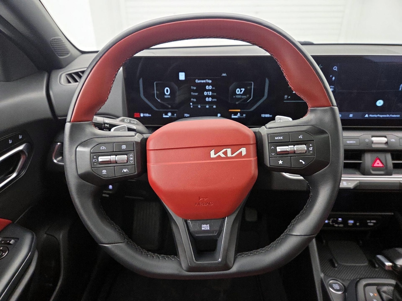 2025 Kia K4 GT-Line - Photo 11