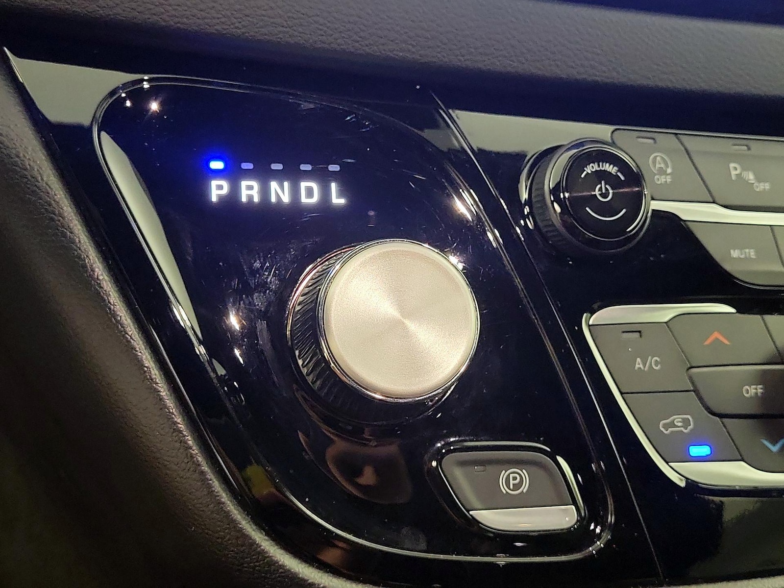 2025 Chrysler Pacifica Select - Photo 16