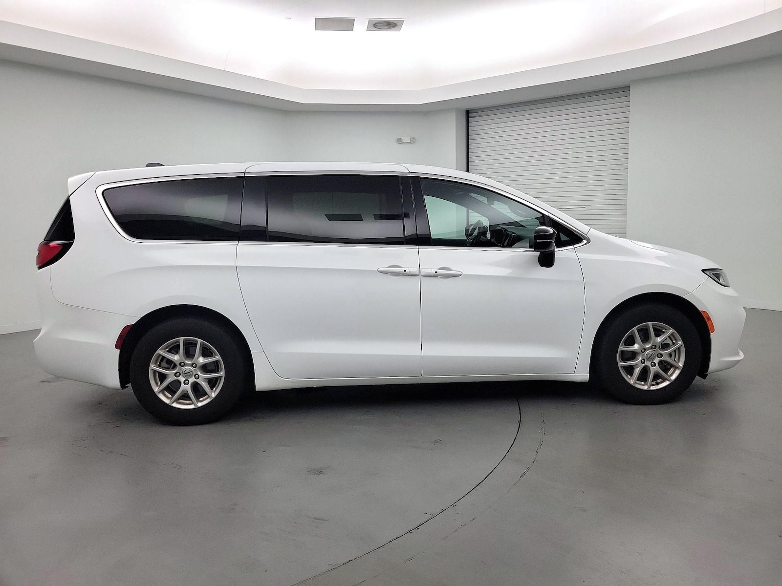 2025 Chrysler Pacifica Select - Photo 4