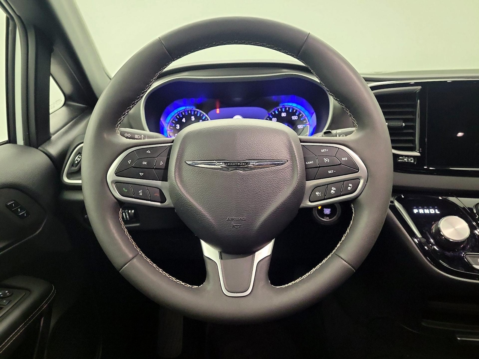 2025 Chrysler Pacifica Select - Photo 9