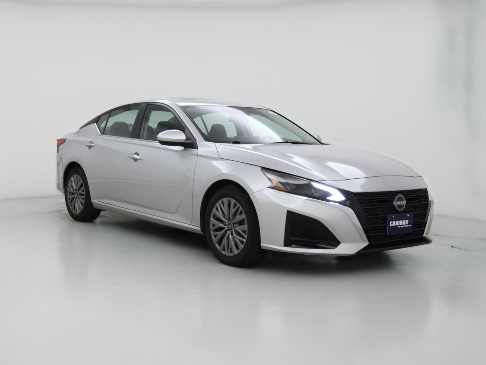 2024 Nissan Altima SV - Photo 1