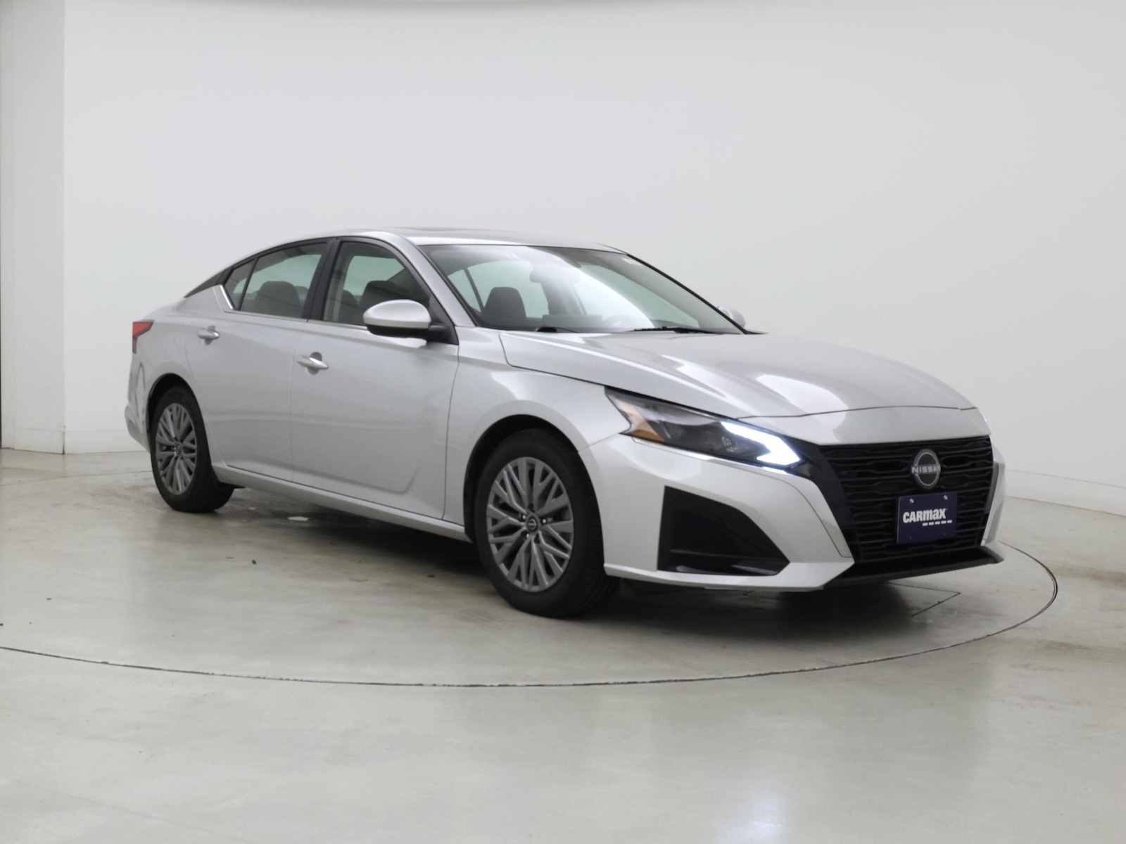 2024 Nissan Altima SV - Photo 2
