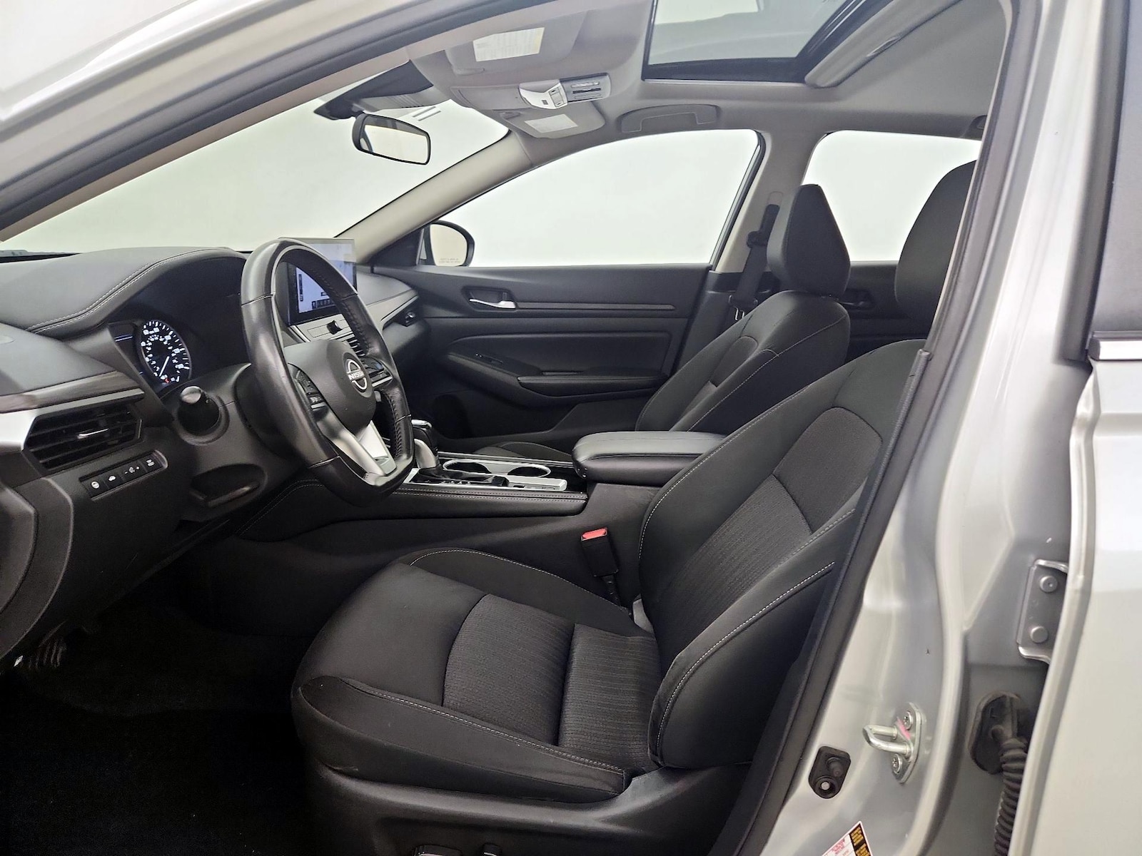 2024 Nissan Altima SV - Photo 12