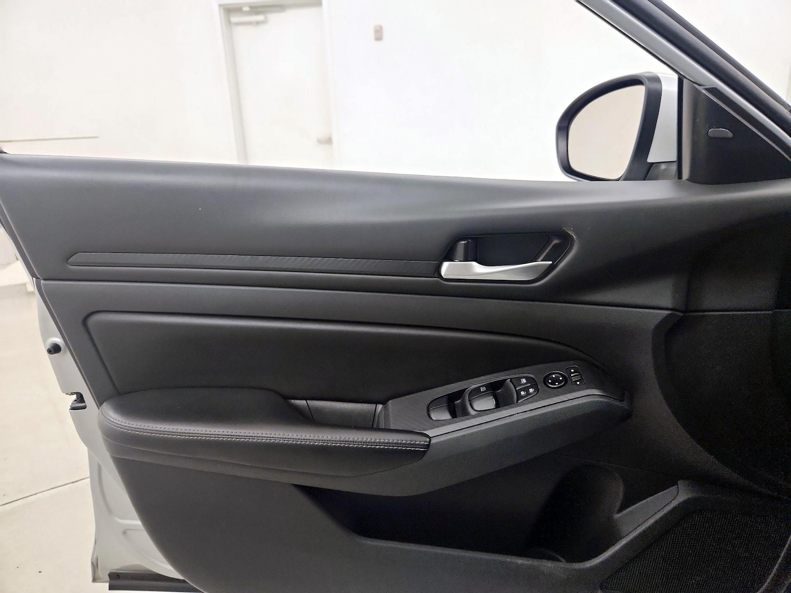 2024 Nissan Altima SV - Photo 13