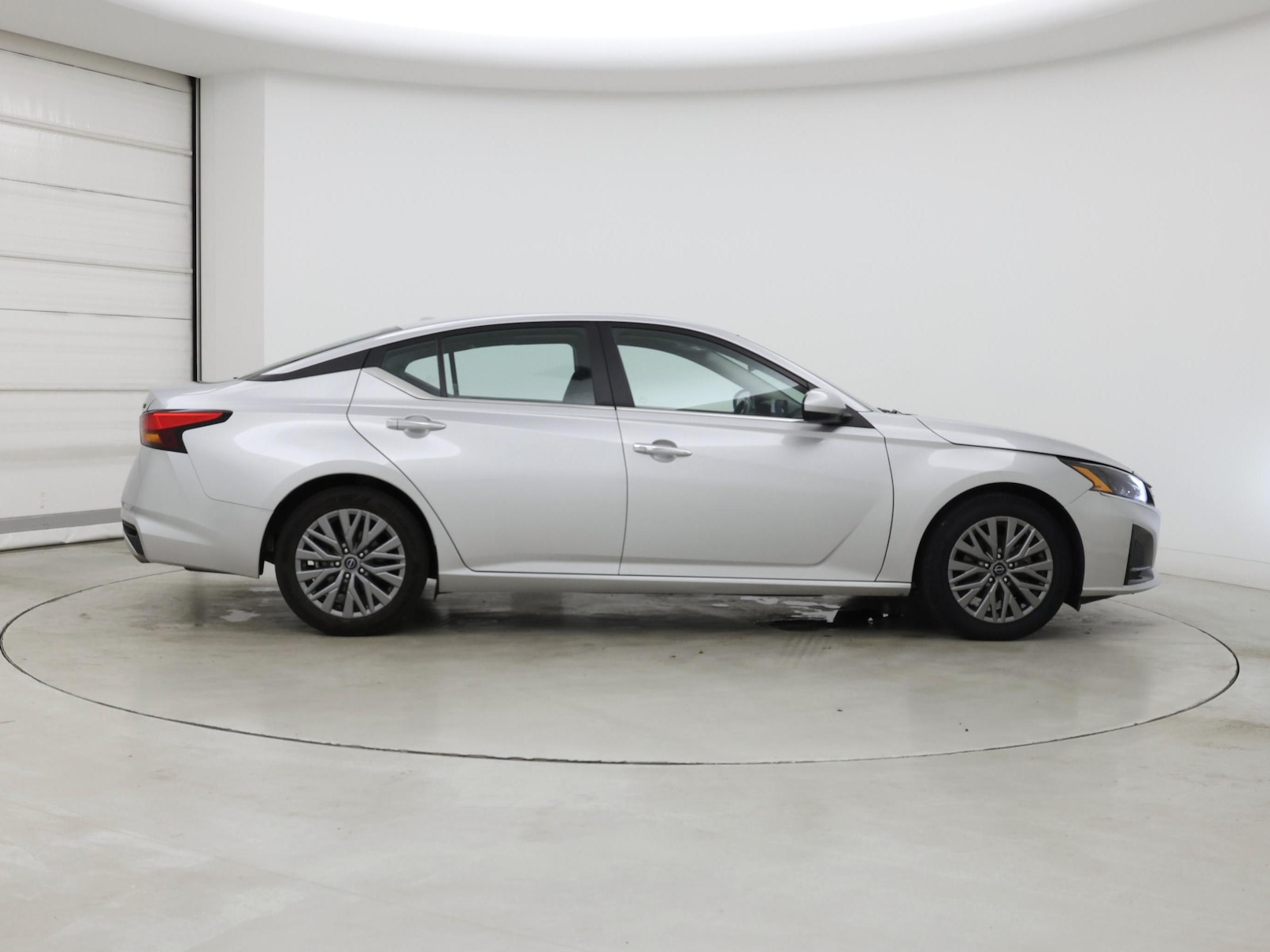 2024 Nissan Altima SV - Photo 8