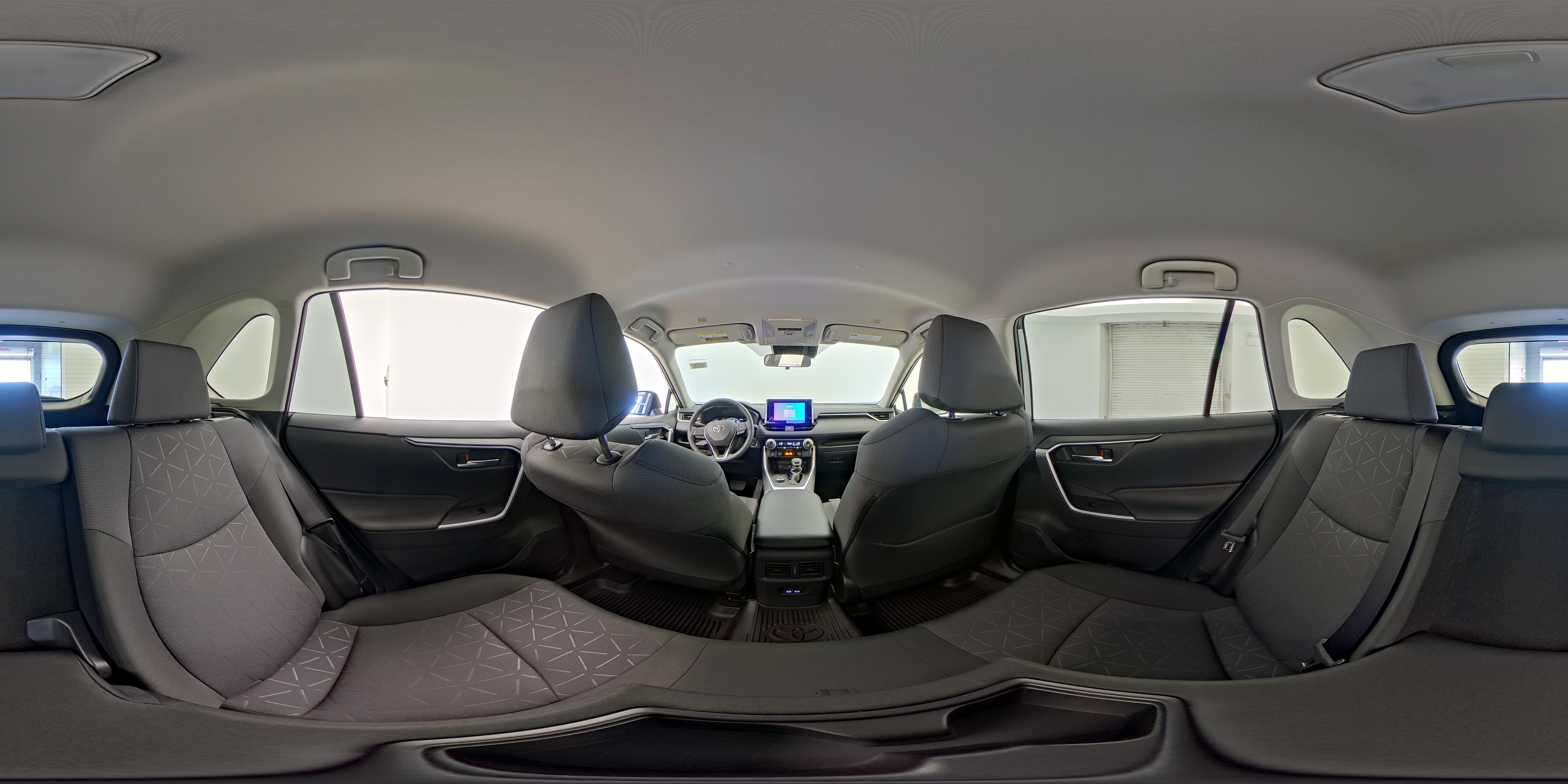 2025 Toyota RAV4 XLE - Photo 25