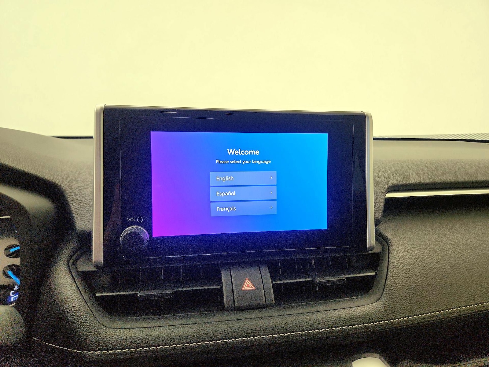 2025 Toyota RAV4 XLE - Photo 16