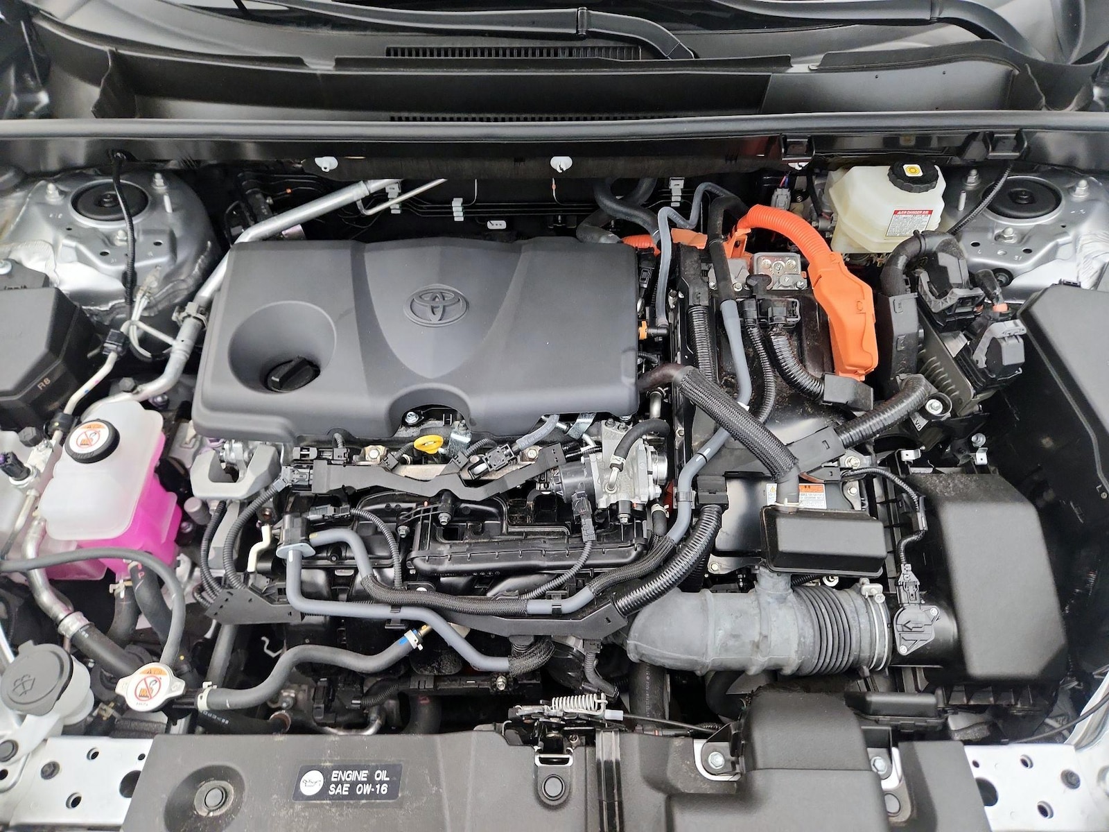 2025 Toyota RAV4 XLE - Photo 22