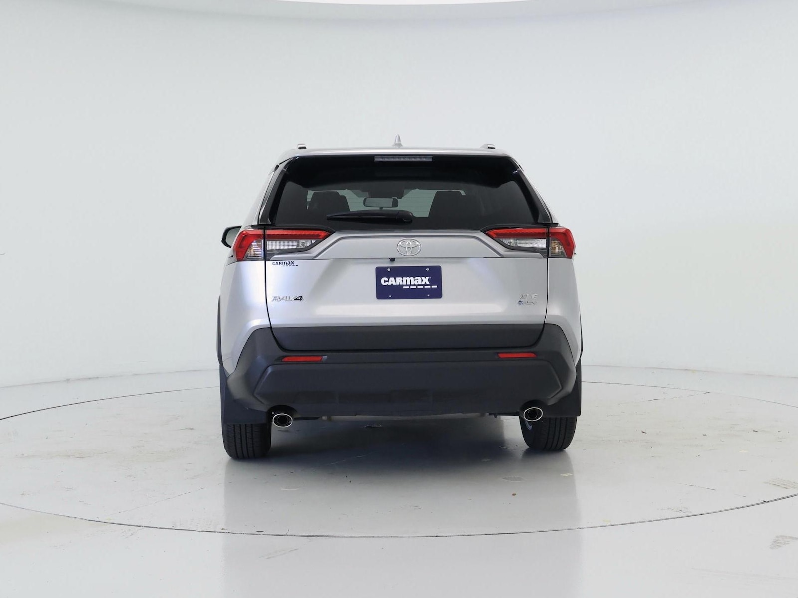 2025 Toyota RAV4 XLE - Photo 7