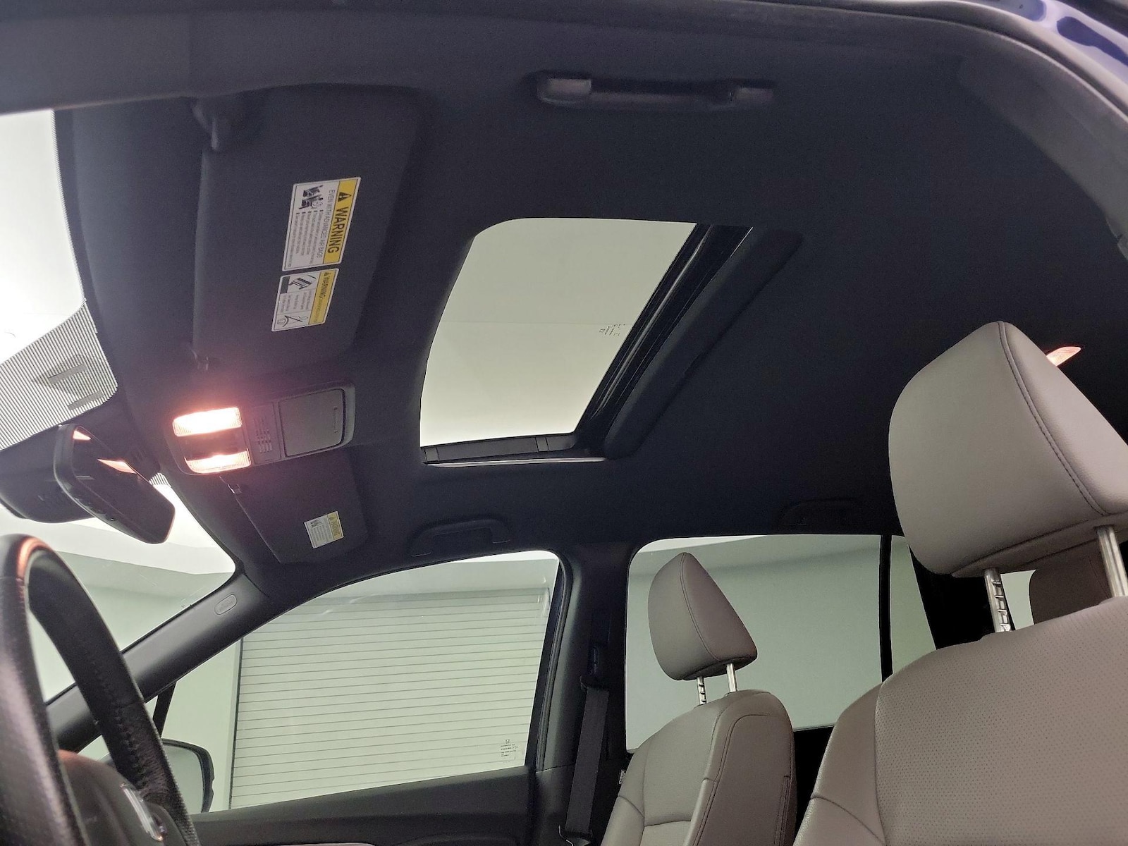 Sunroof(s) & Overhead Airbags