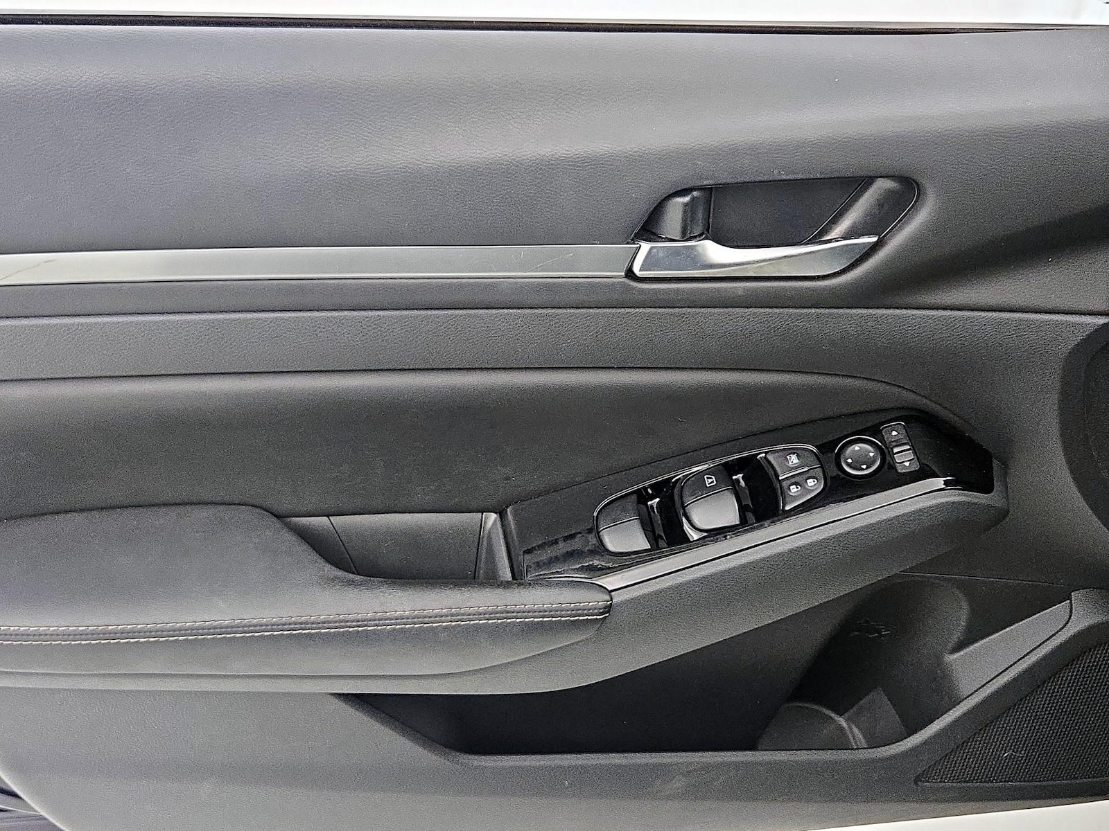 2023 Nissan Altima SV - Photo 13