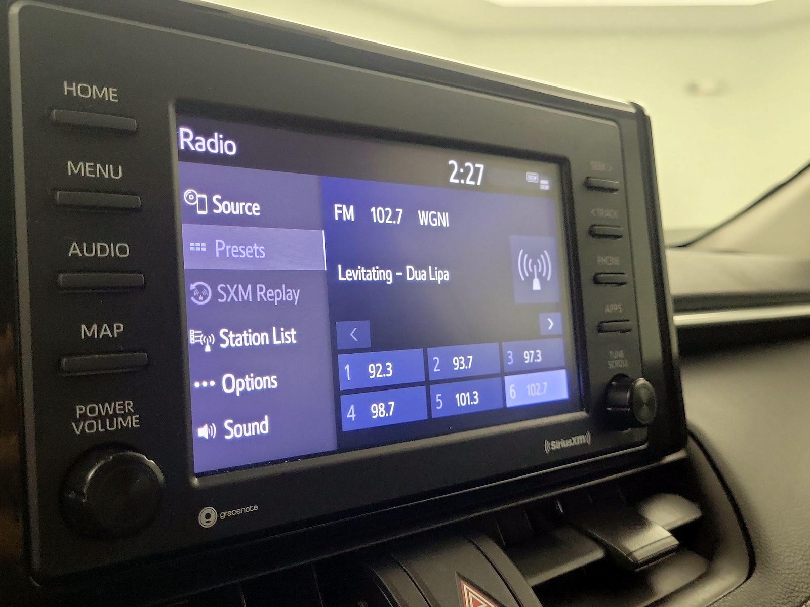 2022 Toyota RAV4 LE - Photo 14