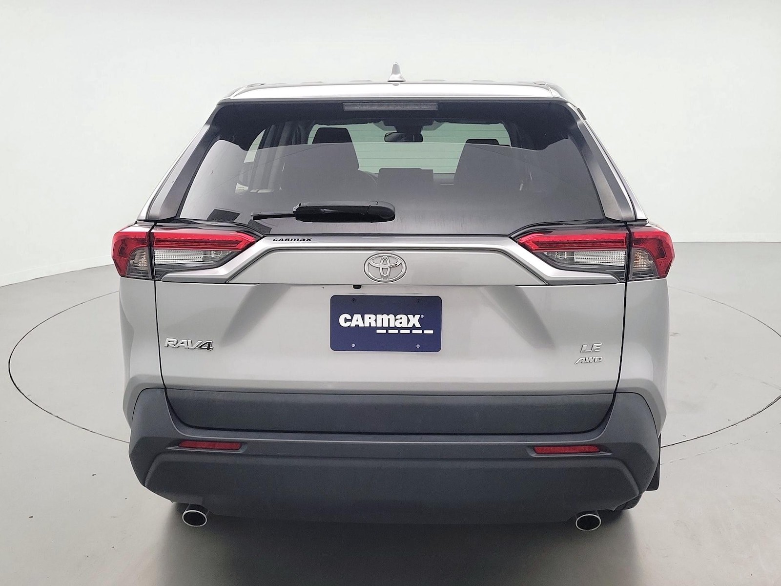 2022 Toyota RAV4 LE - Photo 6