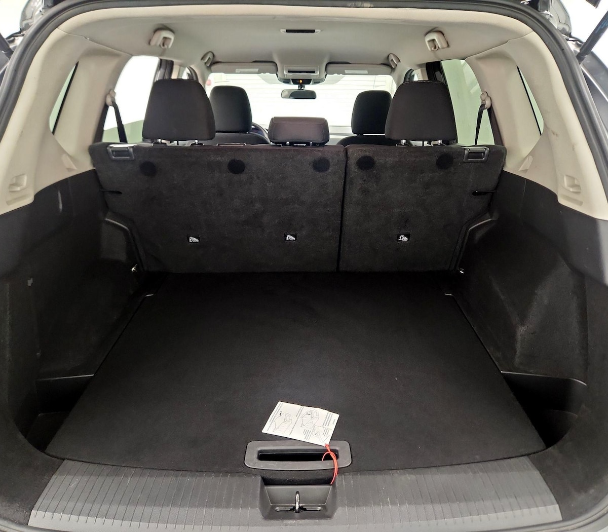 Trunk/Cargo (Seats Up)