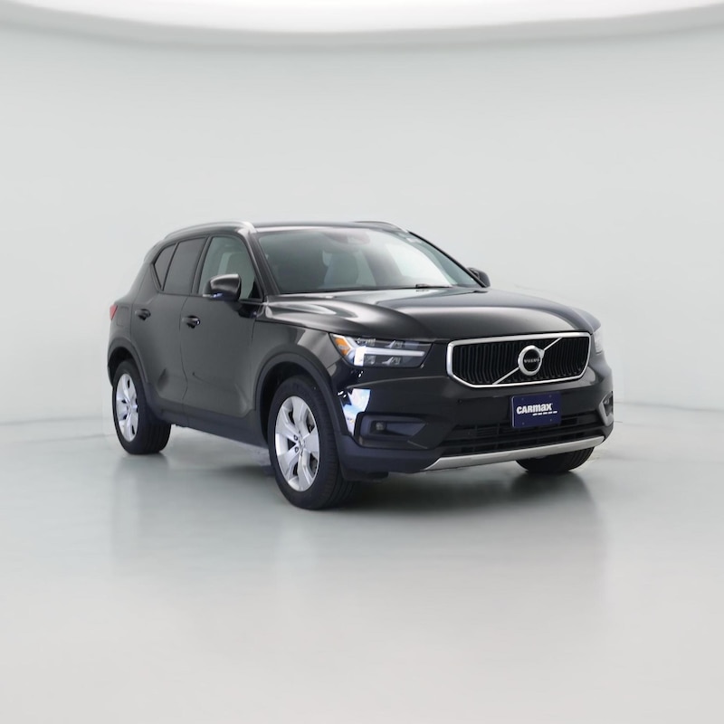 2022 Volvo XC40 T5 Momentum