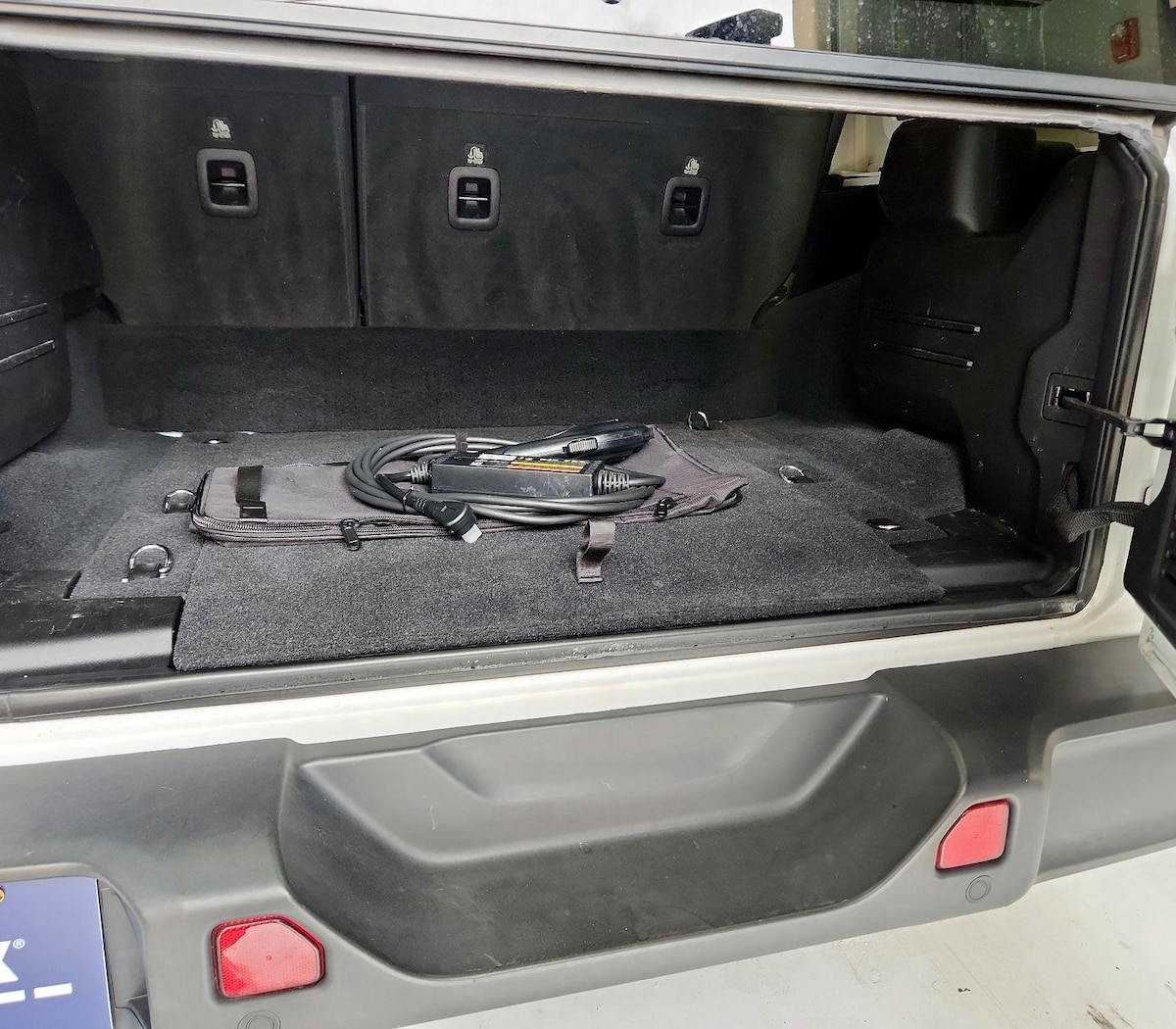 Trunk/Cargo (Seats Up)