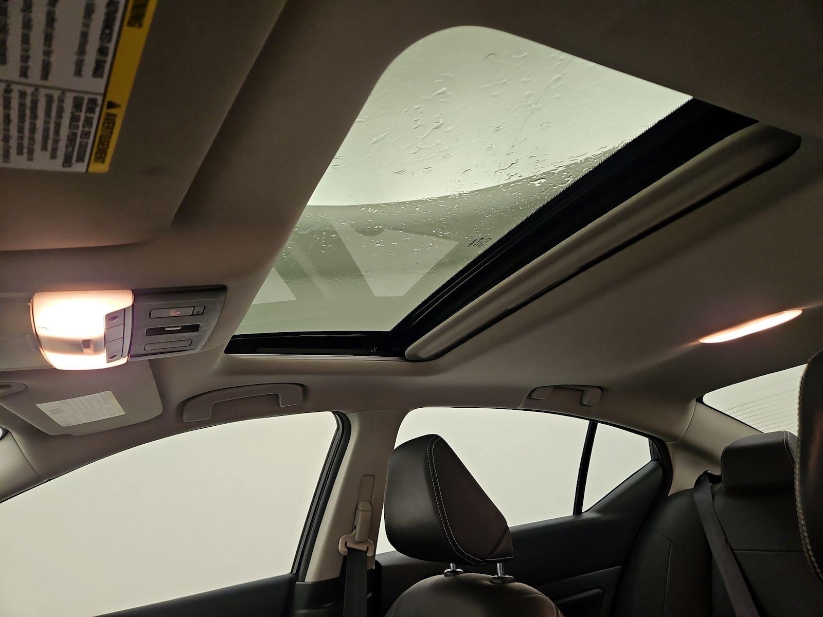 Sunroof(s) & Overhead Airbags