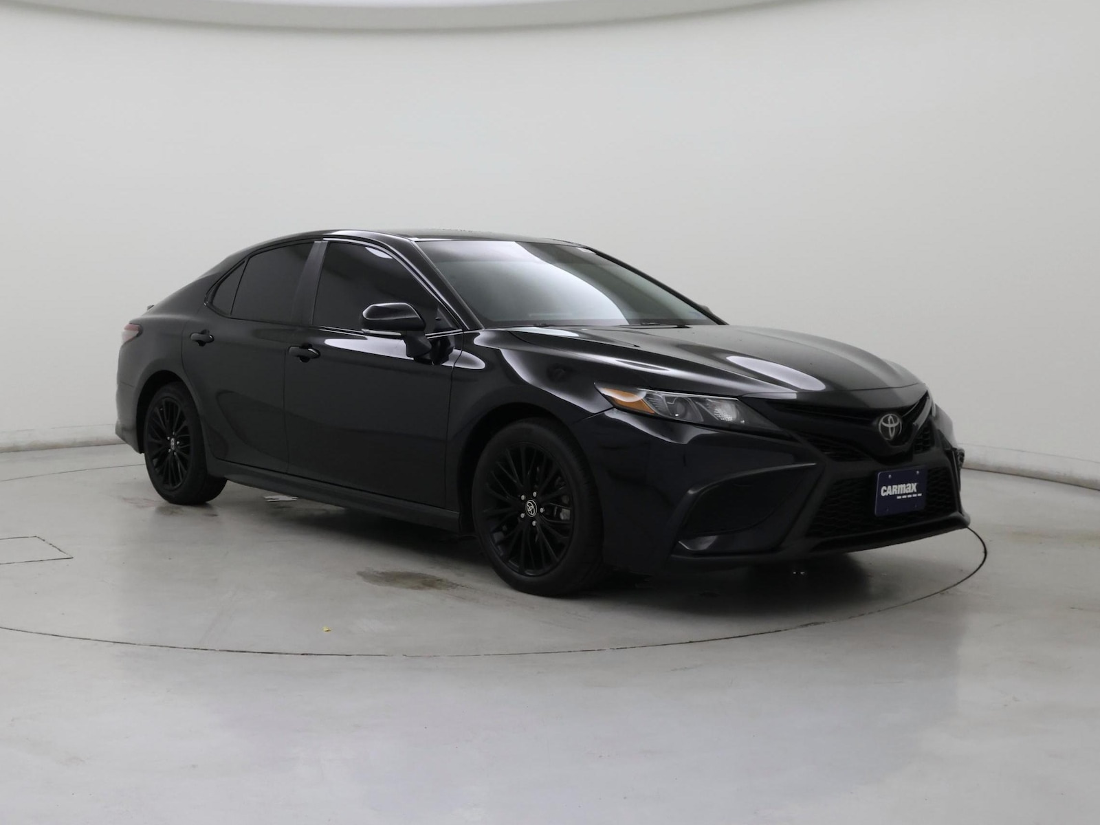 2021 Toyota Camry SE Nightshade - Photo 2