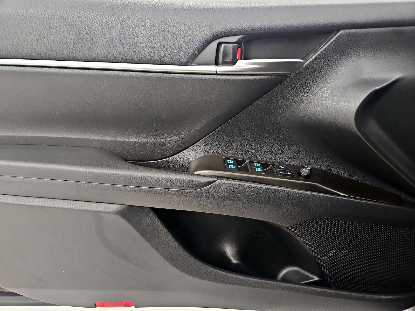 2021 Toyota Camry SE Nightshade - Photo 13