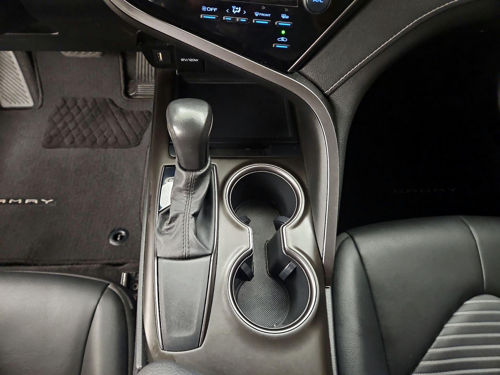 2021 Toyota Camry SE Nightshade - Photo 18