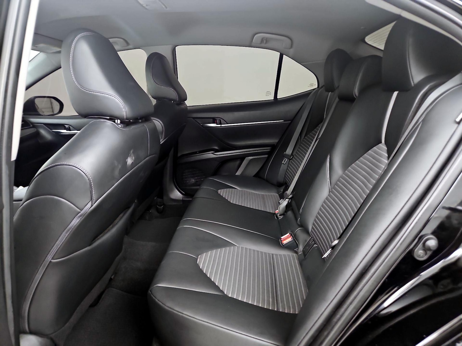 2021 Toyota Camry SE Nightshade - Photo 20
