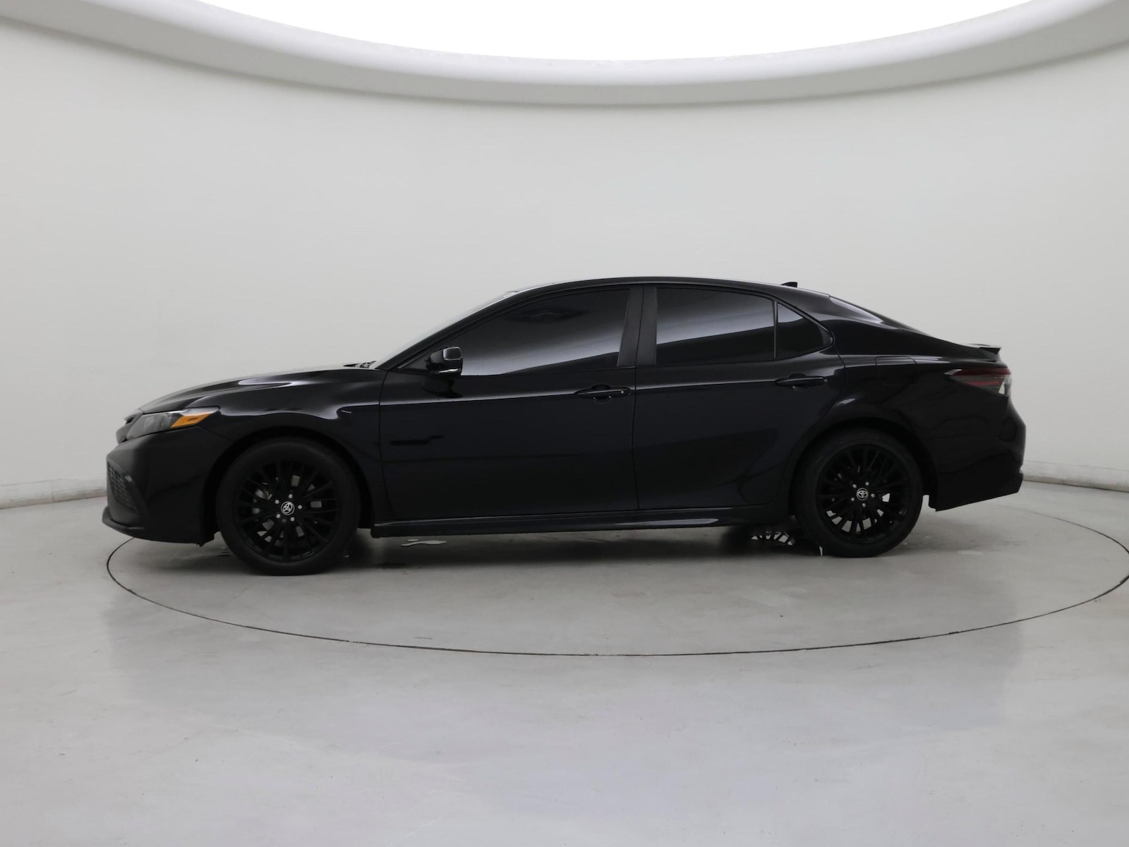 2021 Toyota Camry SE Nightshade - Photo 4