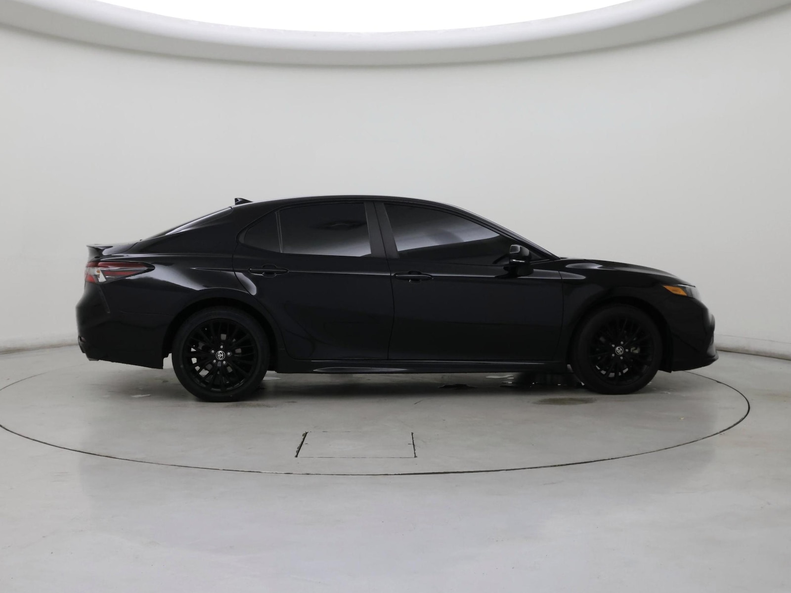 2021 Toyota Camry SE Nightshade - Photo 8