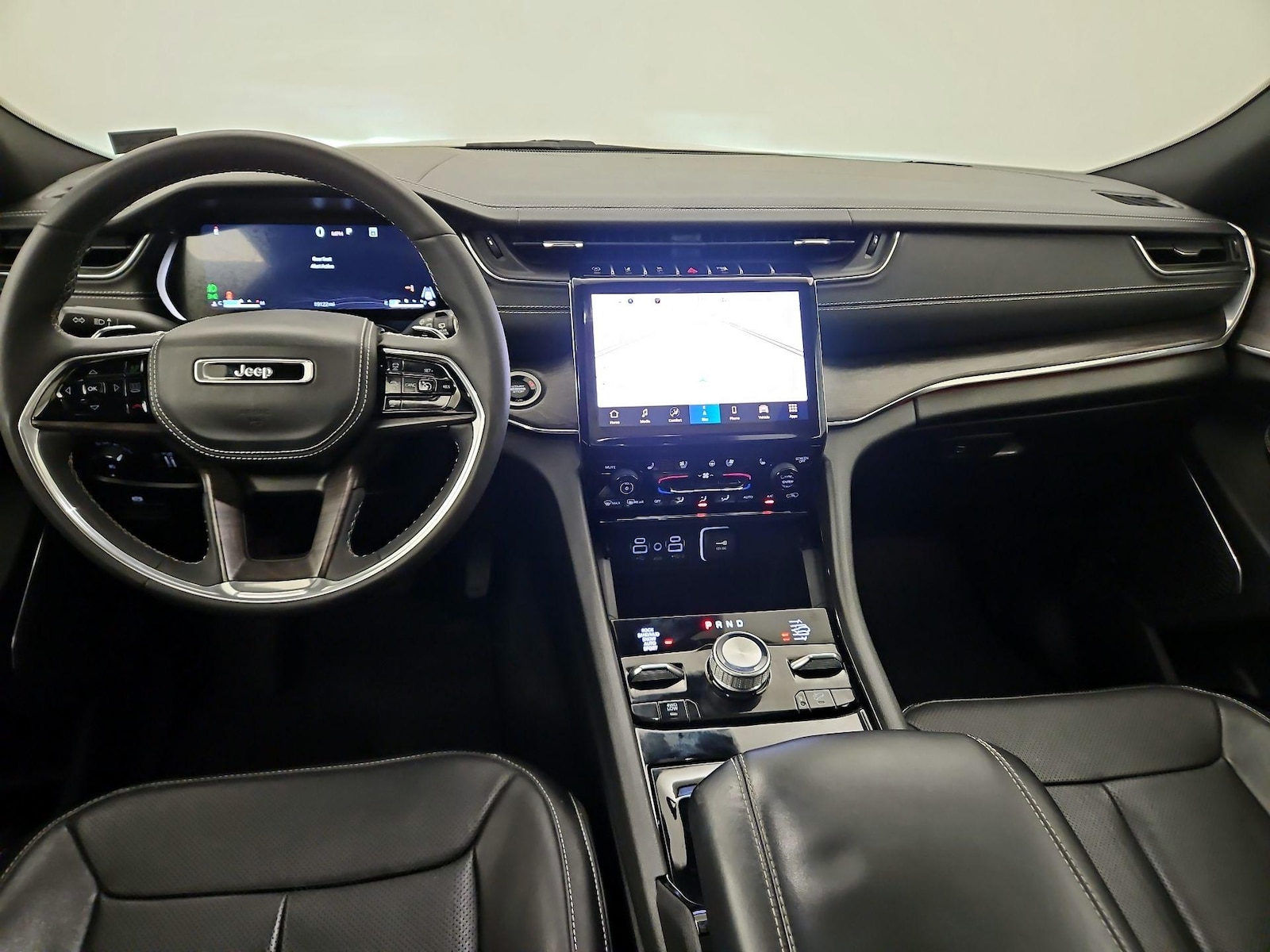 2023 Jeep Grand Cherokee Overland - Photo 10