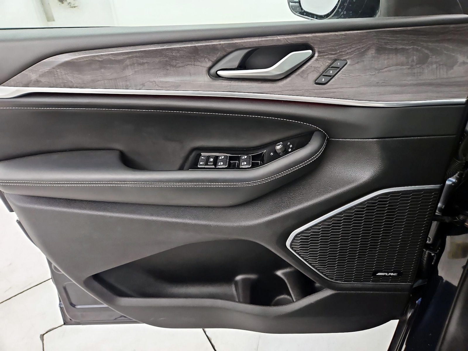 2023 Jeep Grand Cherokee Overland - Photo 13