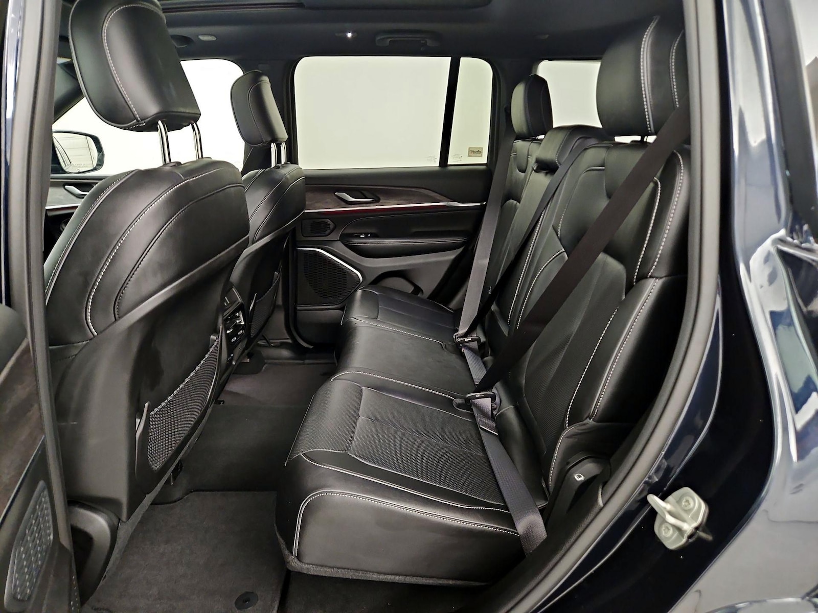 2023 Jeep Grand Cherokee Overland - Photo 22