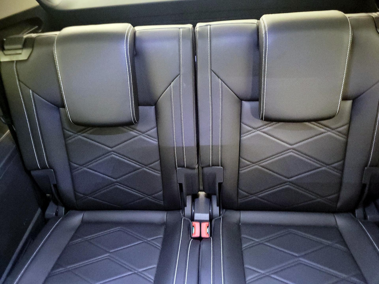 2025 Volkswagen Atlas SE w/Tech - Photo 20