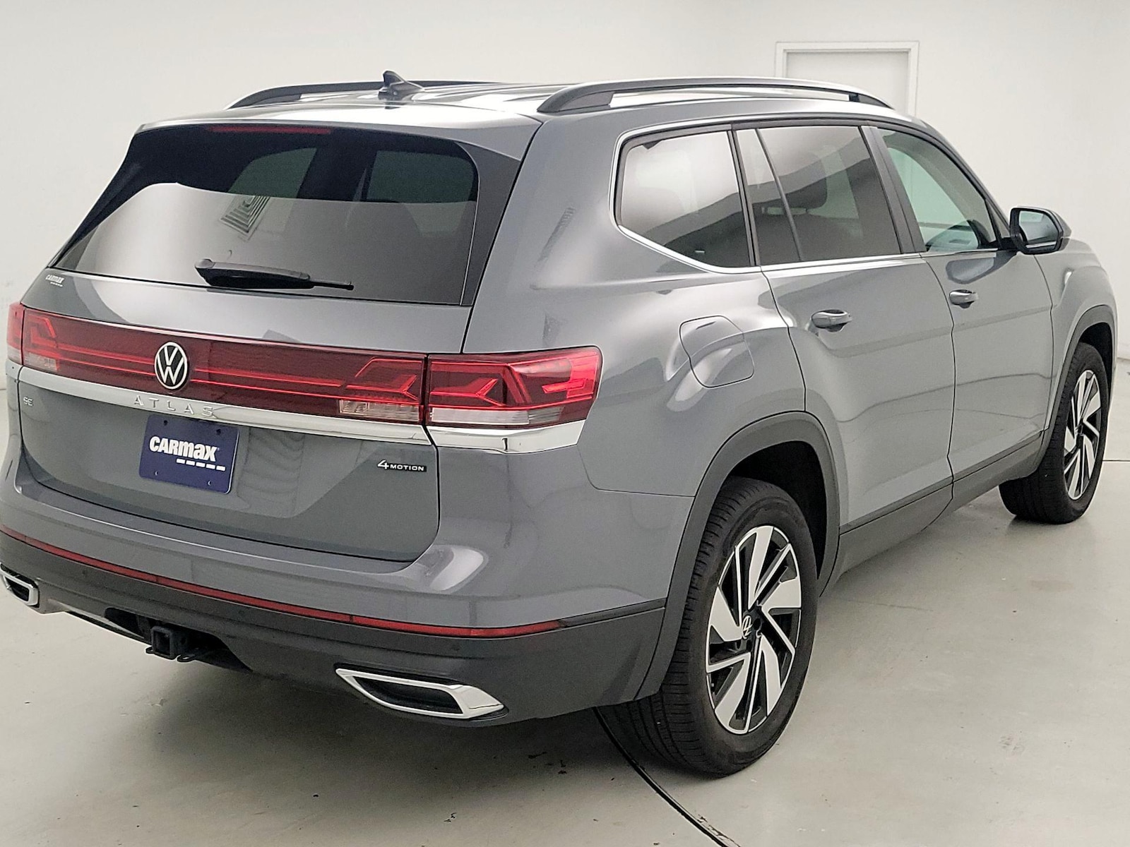 2025 Volkswagen Atlas SE w/Tech - Photo 6