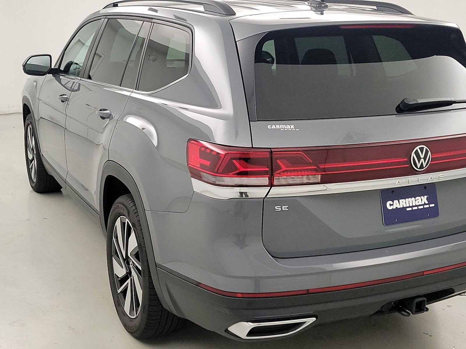 2025 Volkswagen Atlas SE w/Tech - Photo 8
