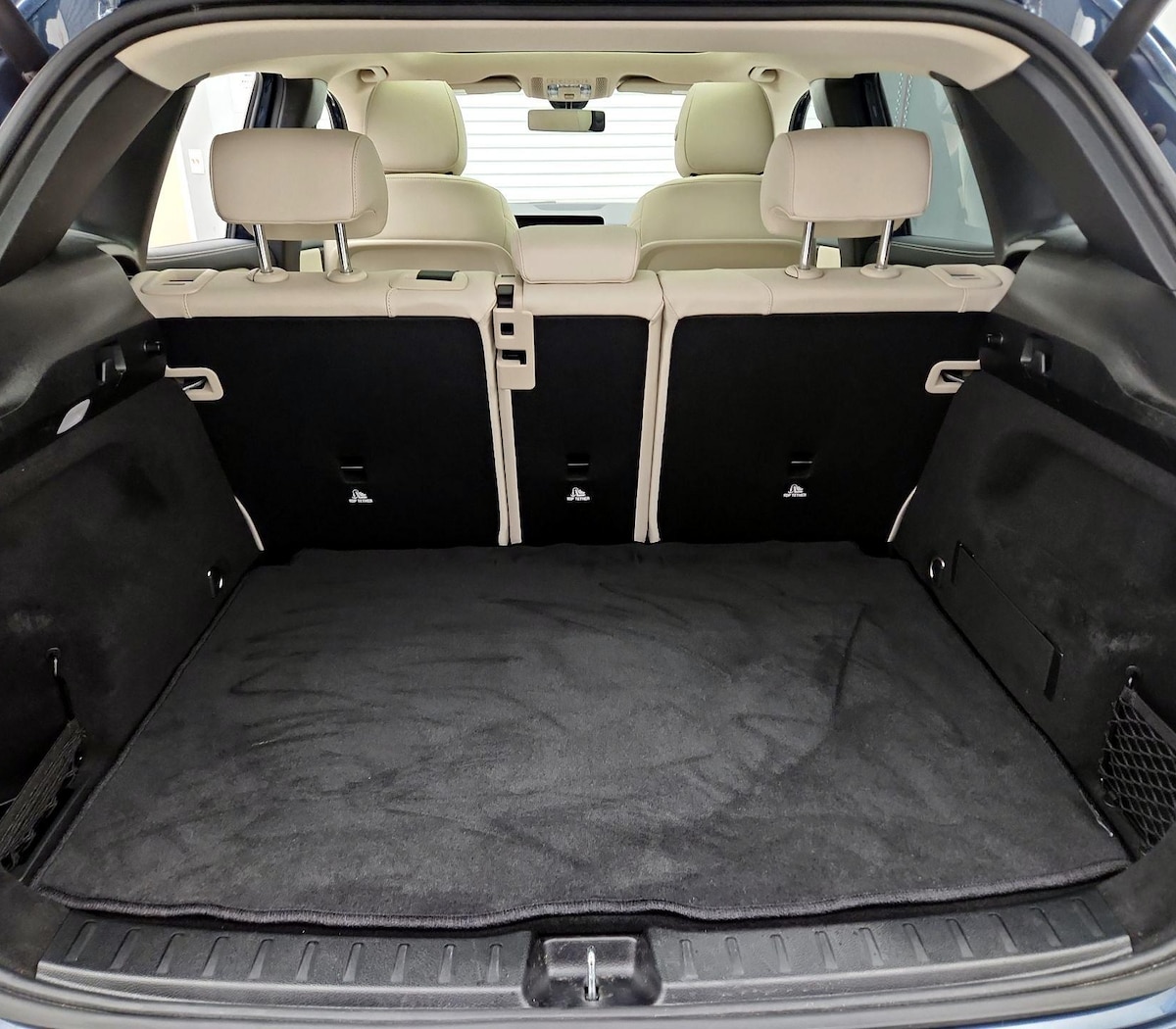 Trunk/Cargo (Seats Up)
