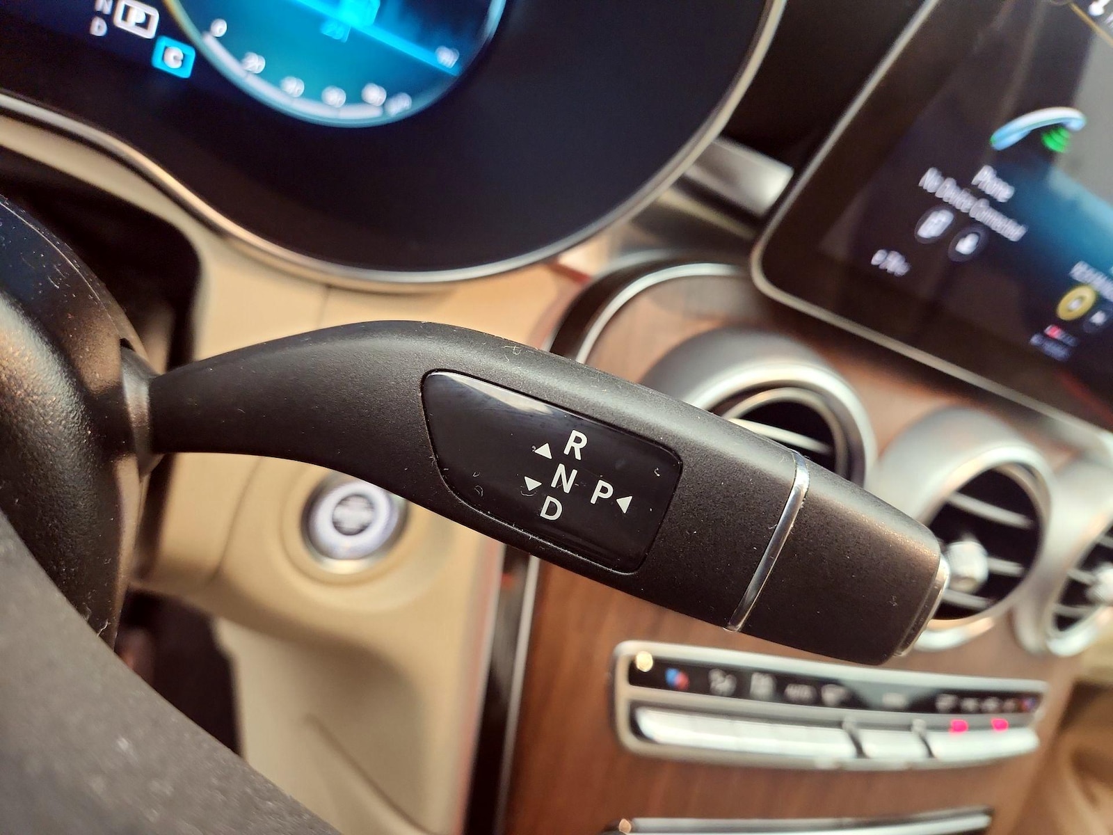 2022 Mercedes-Benz GLC GLC300 - Photo 18