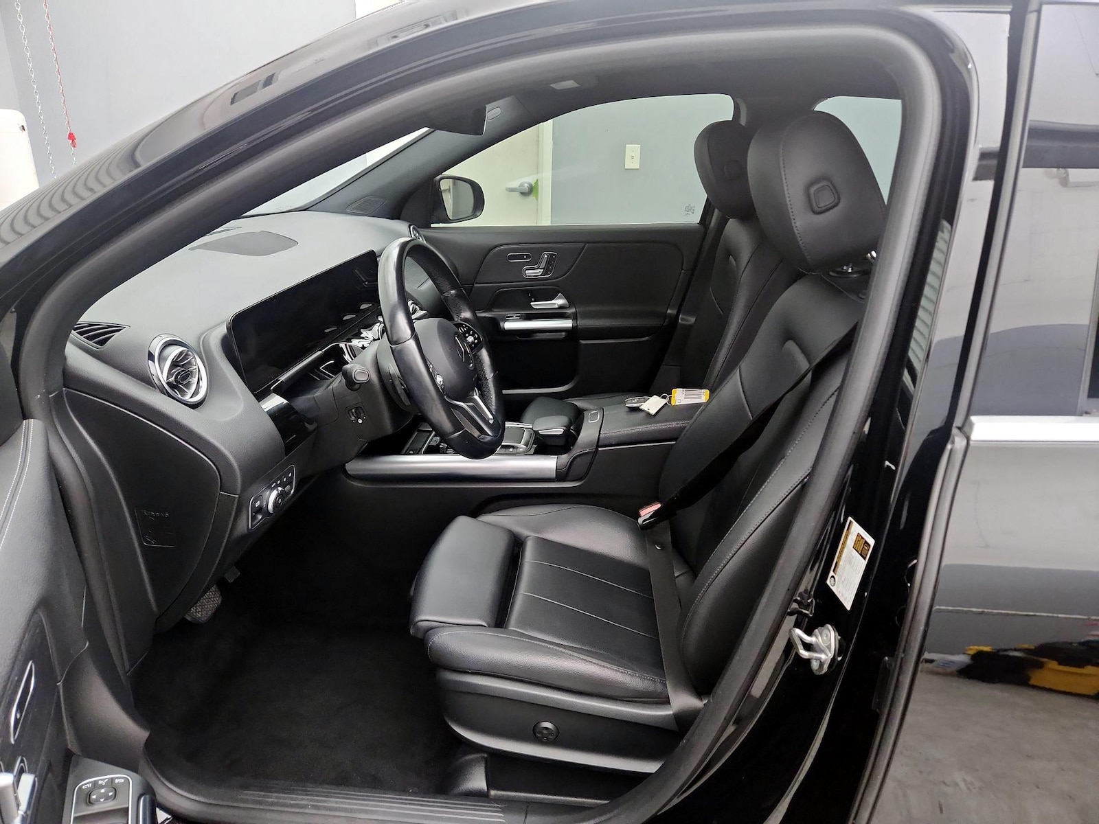 Power Seat(s) & Side Airbags