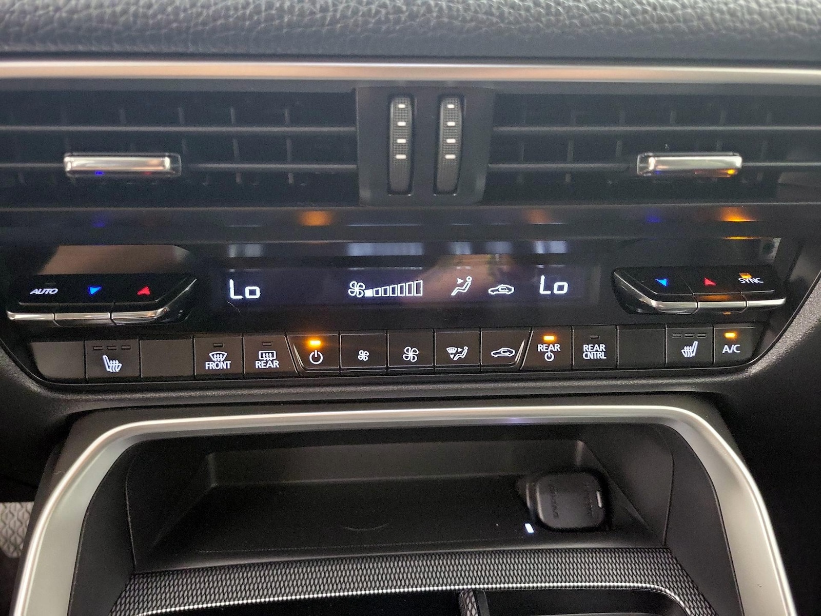 2025 Mazda CX-70 Premium Package - Photo 18