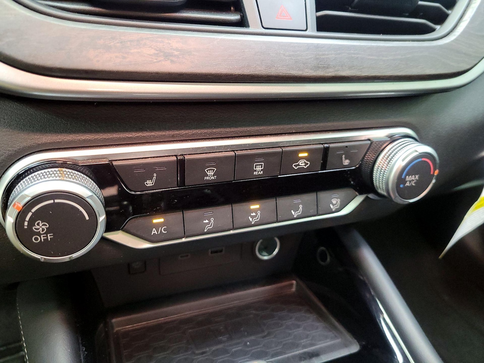 2024 Nissan Altima SV - Photo 16