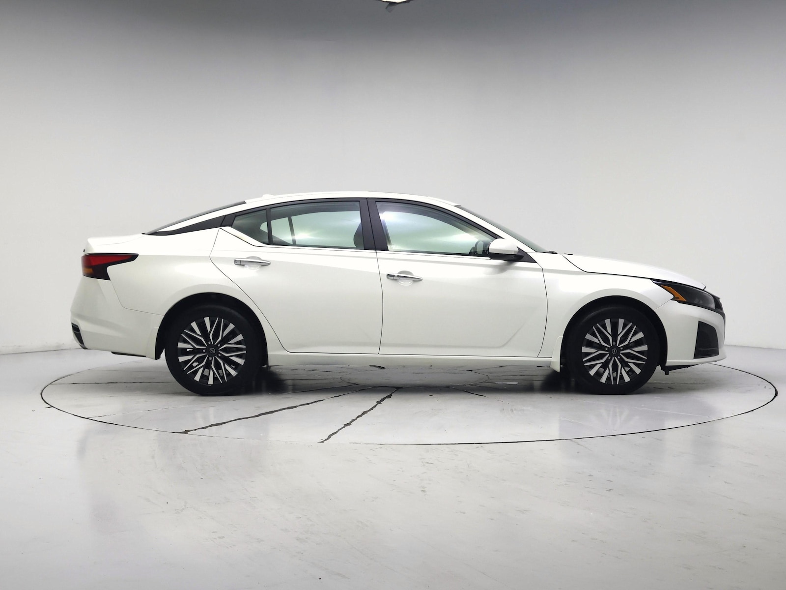 2024 Nissan Altima SV - Photo 8