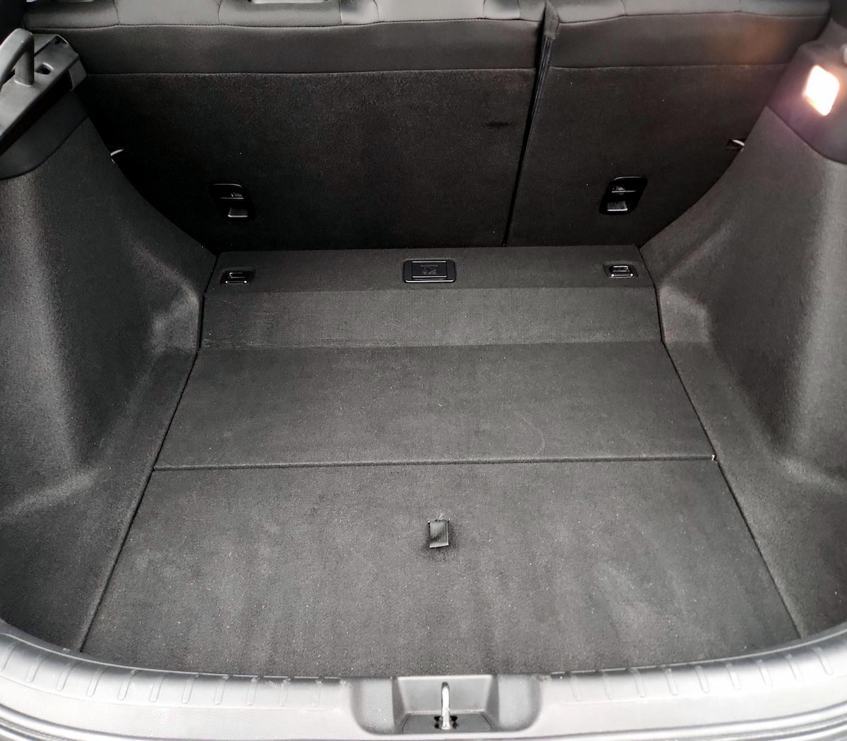 Trunk/Cargo (Seats Up)